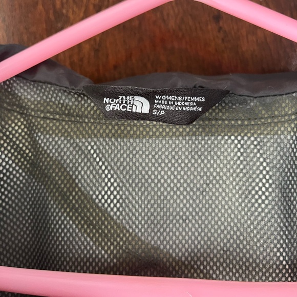 The North Face Women's Resolve Rain Jacket - Picture 4 of 6